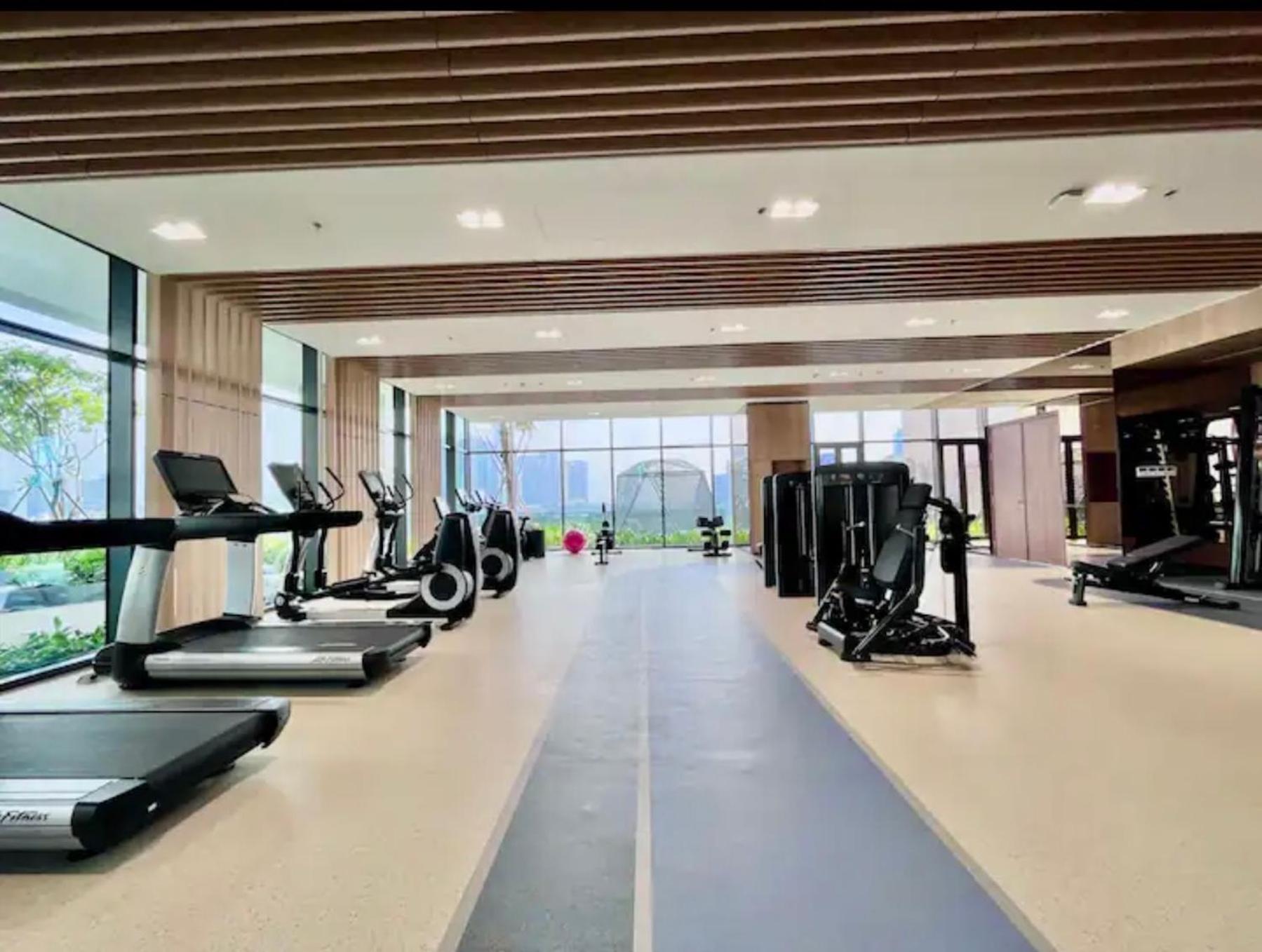 The Metropole -Complex "Opera, Crest, Galleria " -Free Pool-Gym-Sauna Room-Yoga Room Thành Pho Ho Chí Minh Esterno foto