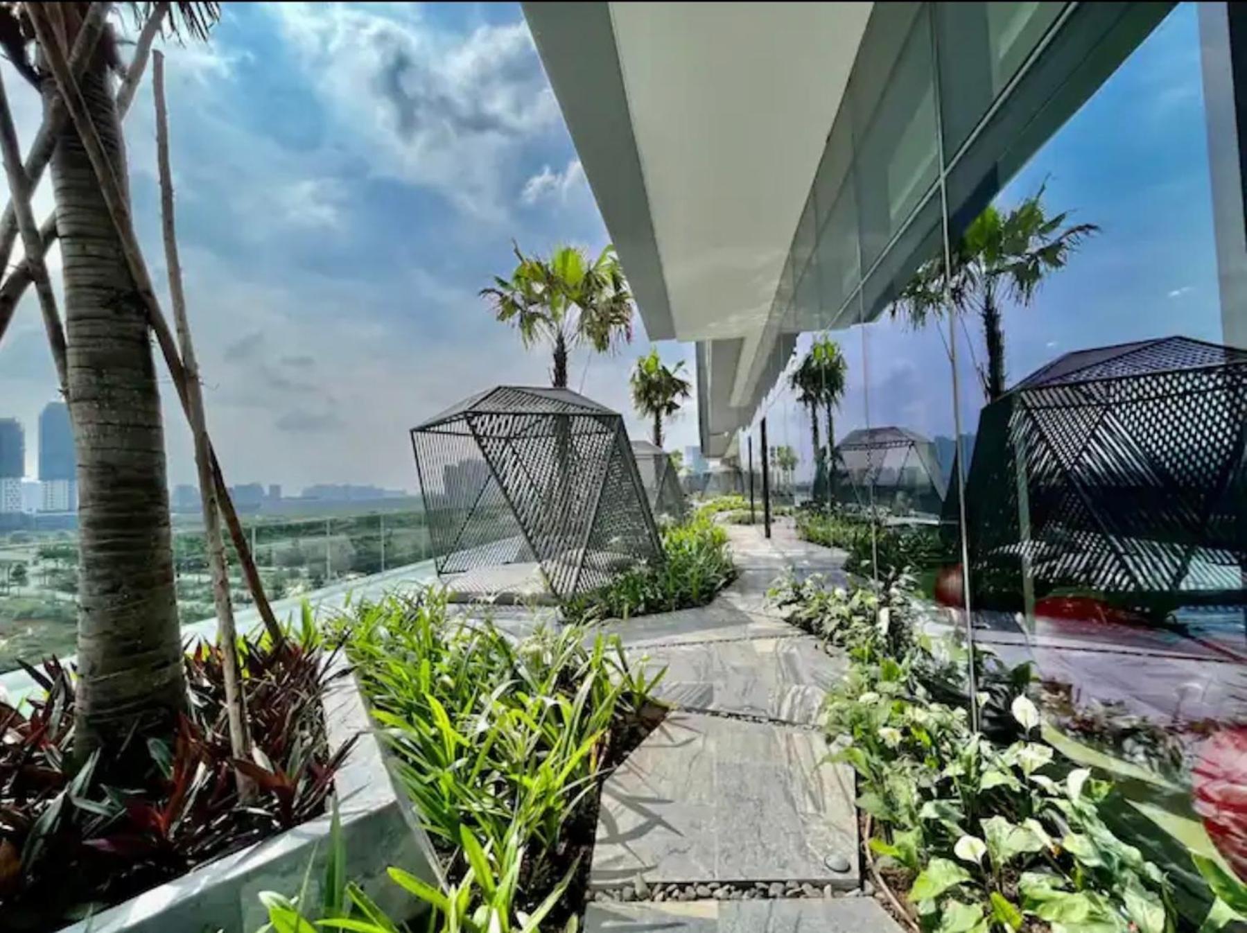 The Metropole -Complex "Opera, Crest, Galleria " -Free Pool-Gym-Sauna Room-Yoga Room Thành Pho Ho Chí Minh Esterno foto