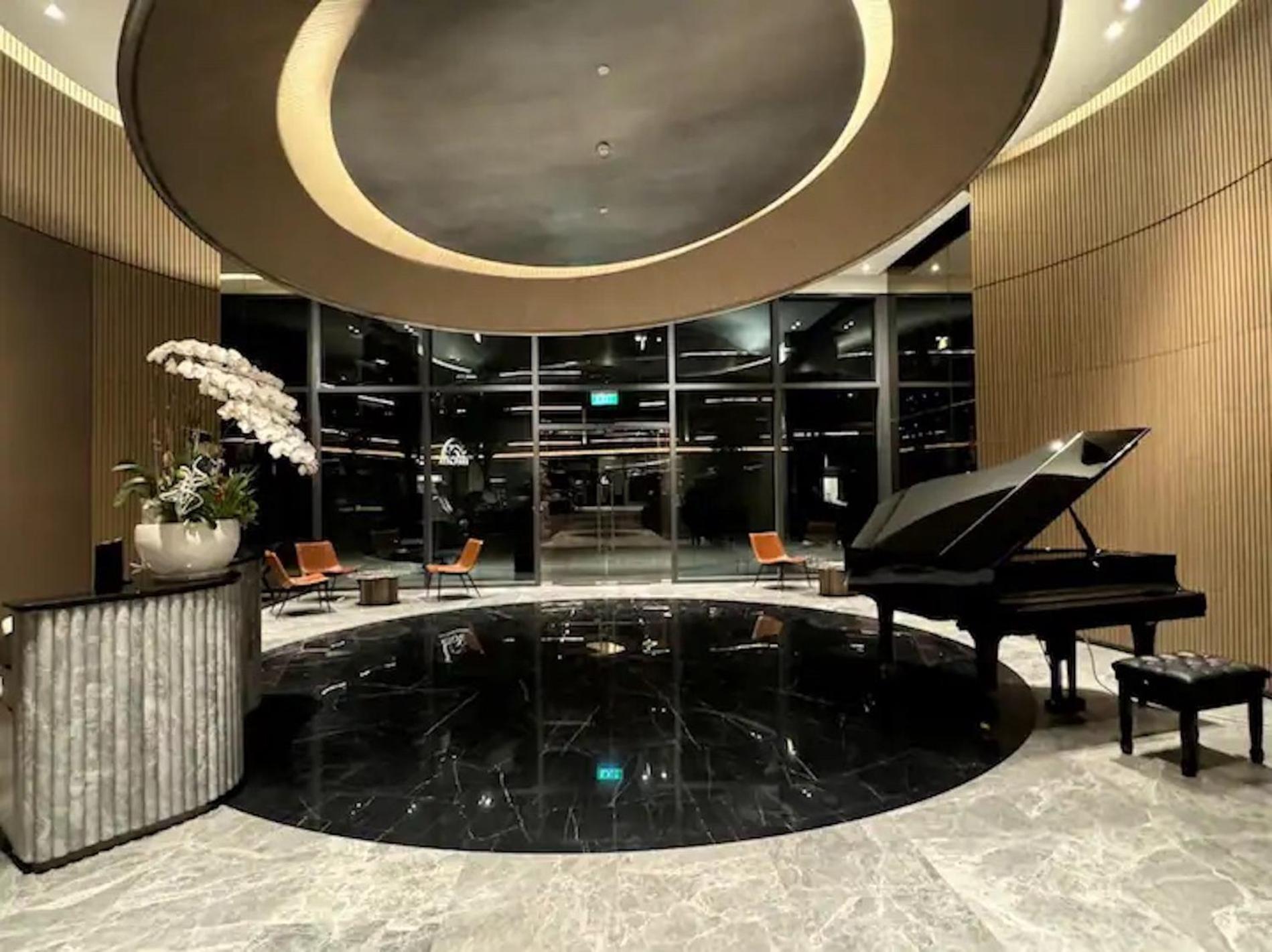 The Metropole -Complex "Opera, Crest, Galleria " -Free Pool-Gym-Sauna Room-Yoga Room Thành Pho Ho Chí Minh Esterno foto