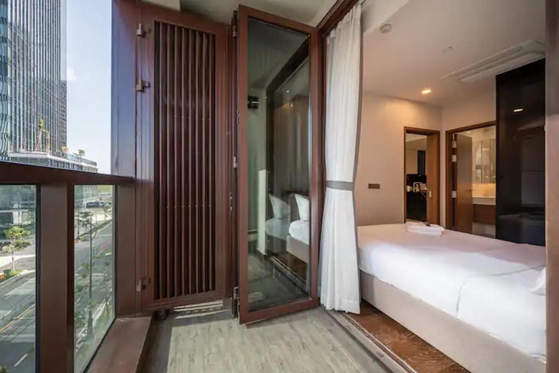 The Metropole -Complex "Opera, Crest, Galleria " -Free Pool-Gym-Sauna Room-Yoga Room Thành Pho Ho Chí Minh Esterno foto